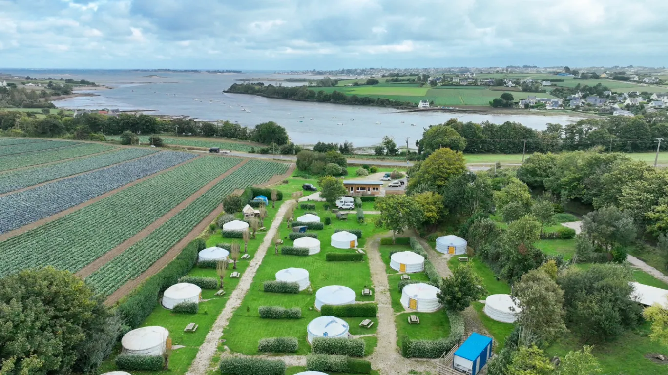 Yourtes du camping de Kerlaudy (yourte traditionnelle), Plouénan