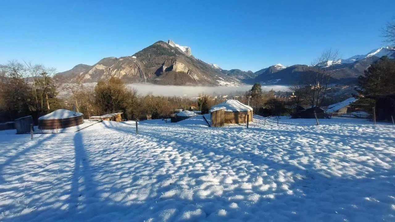 Yourtes Olachat, Faverges-Seythenex : image 4